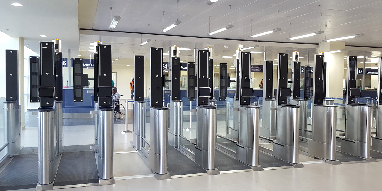 Ezeiza: instalaron máquinas automáticas para que el trámite de migraciones sea más rápido